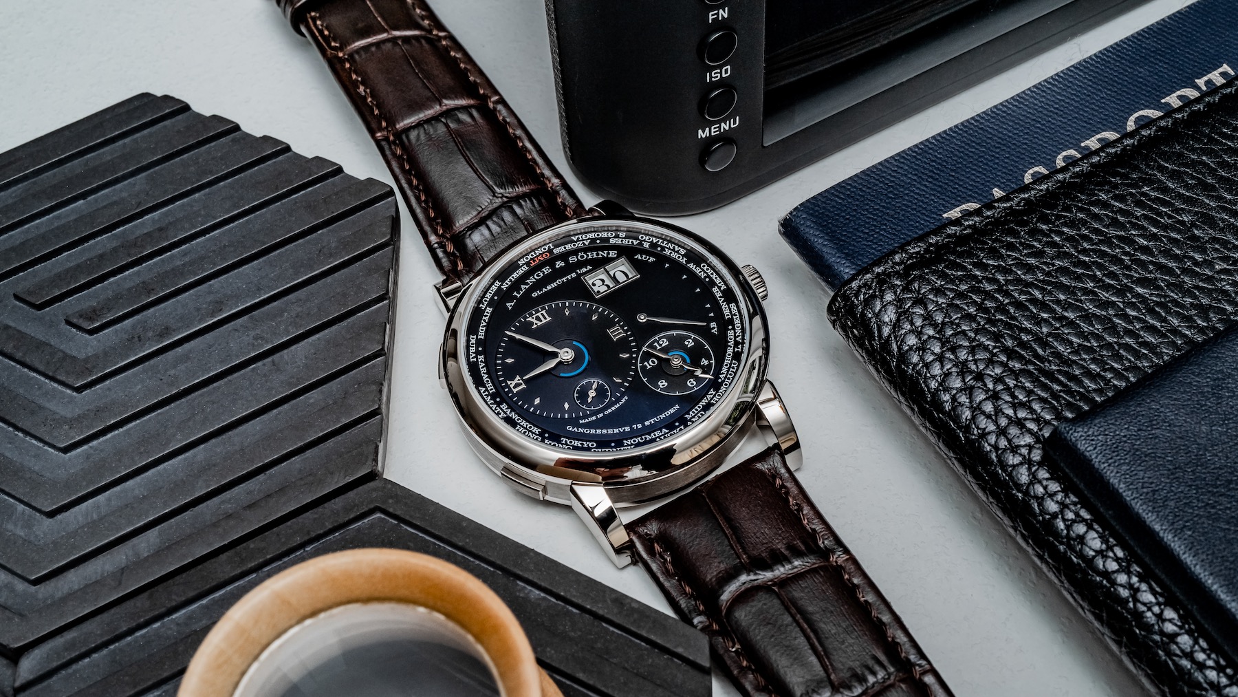 a lange & sohne lange 1 time zone
