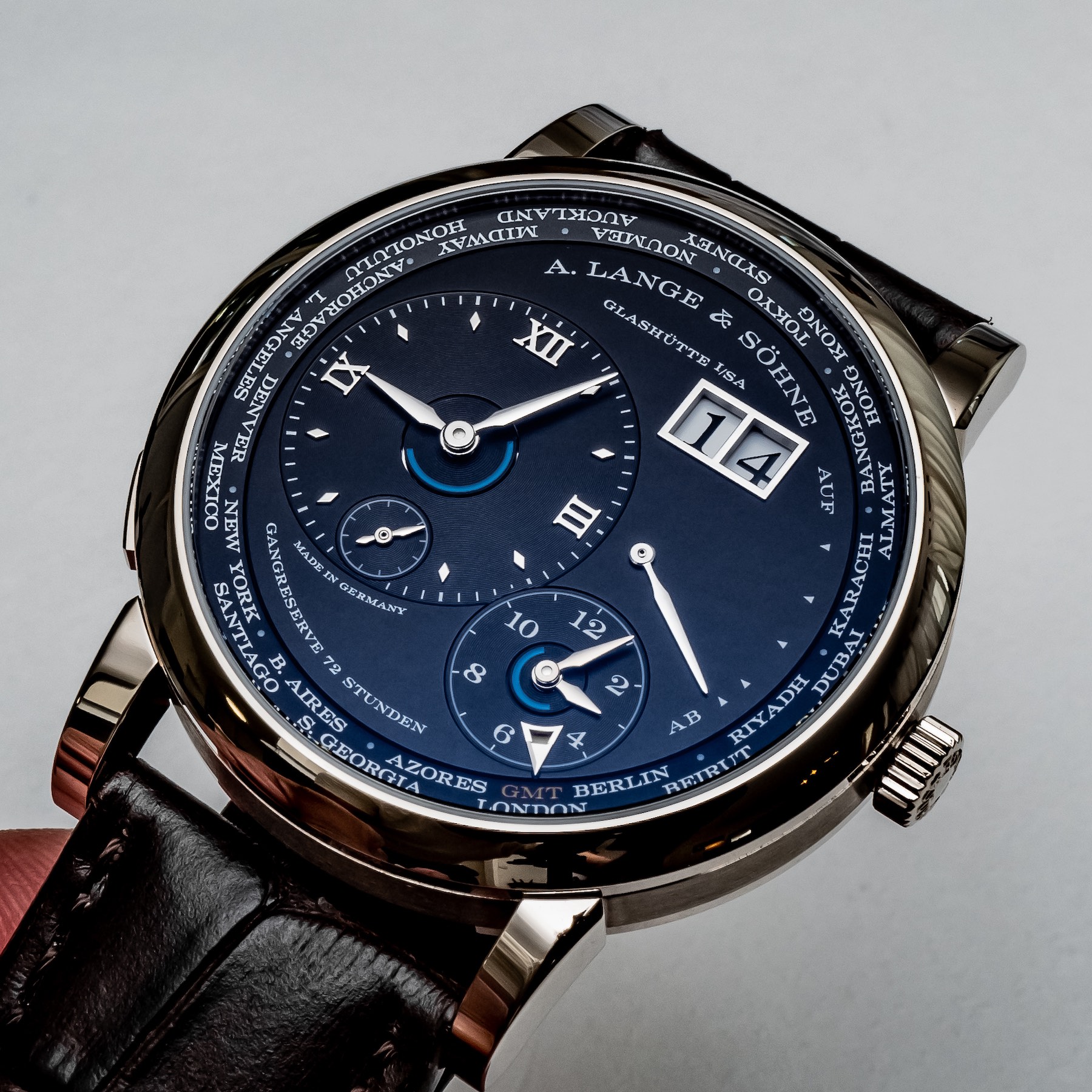 a lange & sohne lange 1 time zone