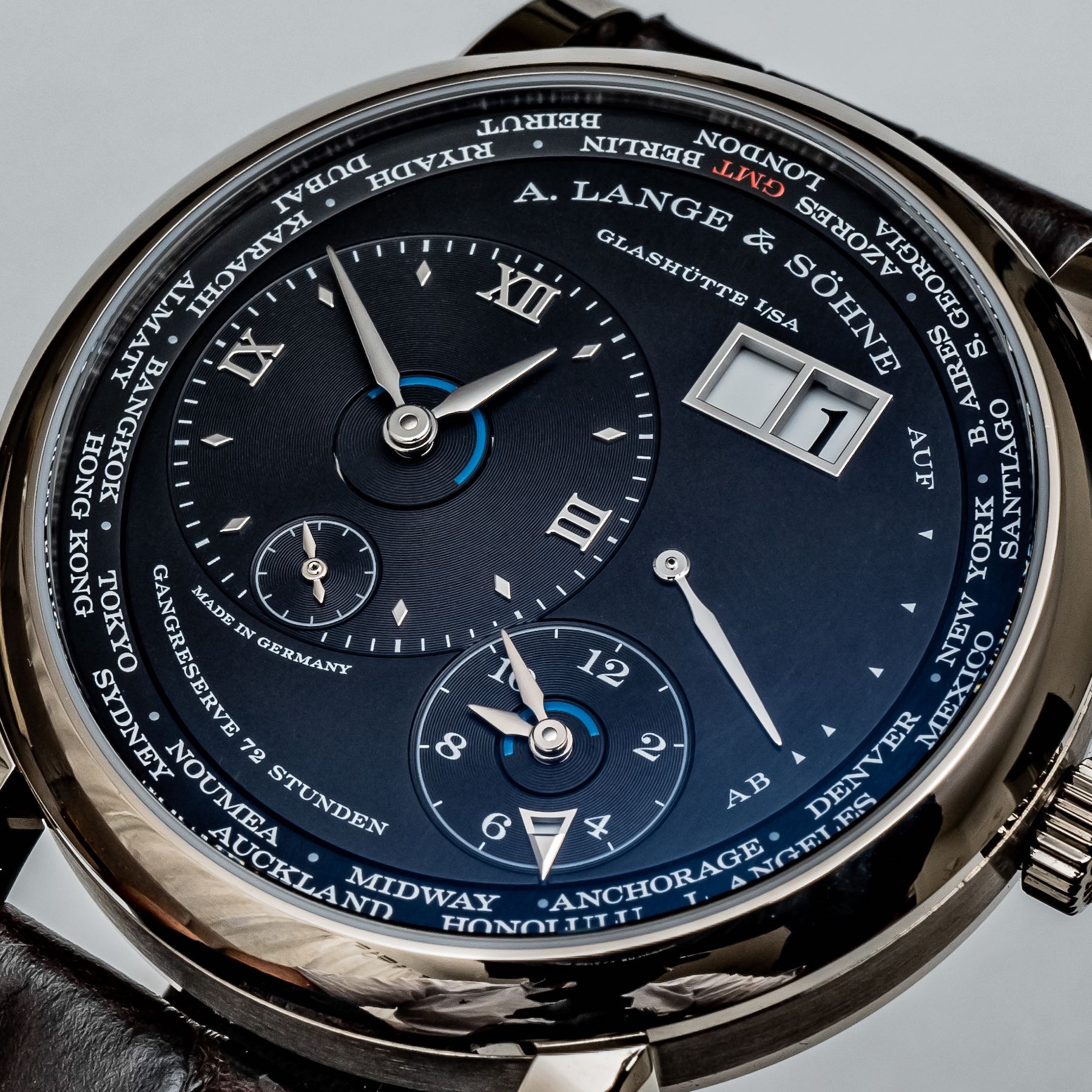 a lange & sohne lange 1 time zone